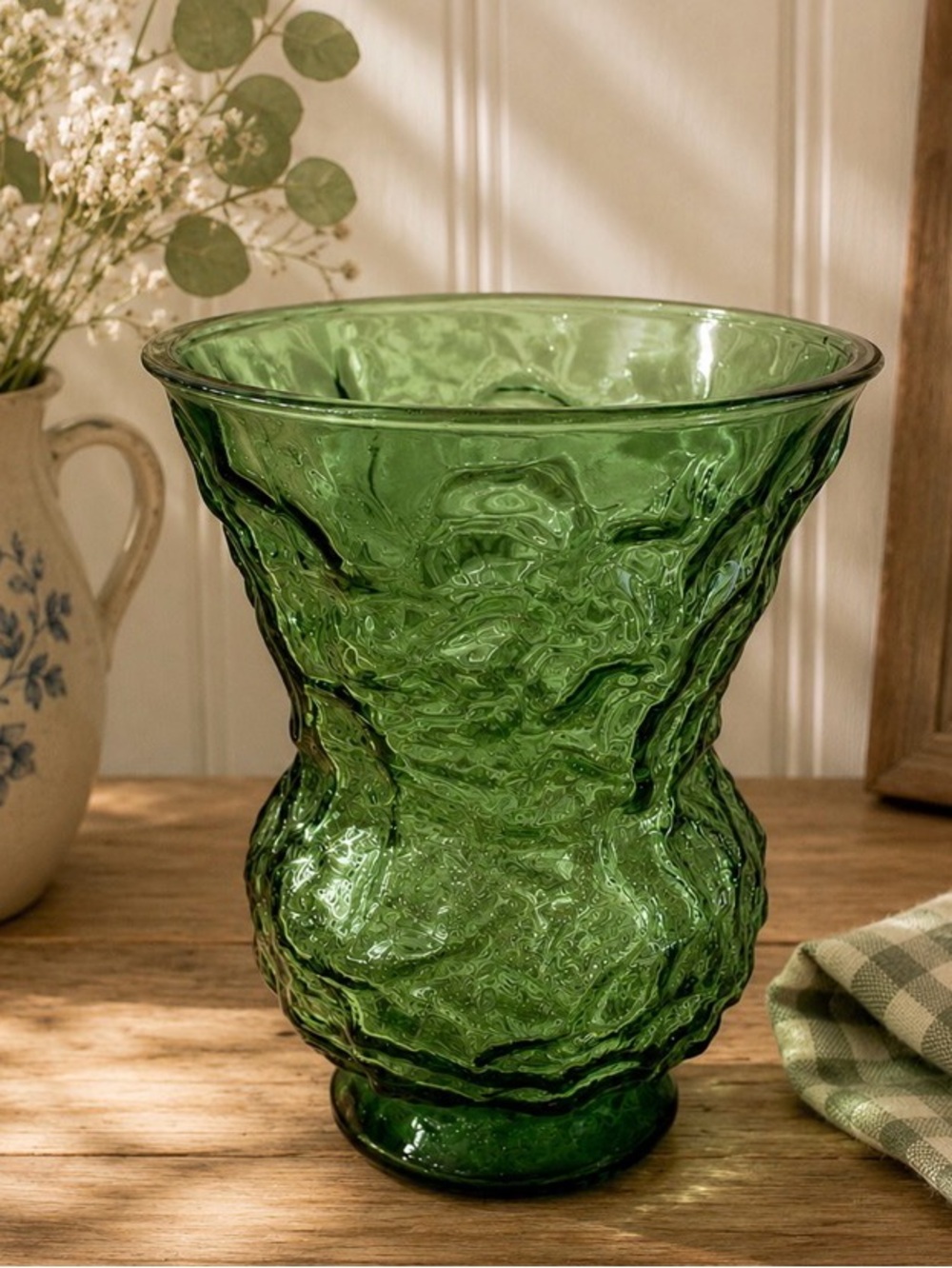 ❤️‍🔥Final sale price❤️‍🔥 Vintage Green Textured Glass Vase – Mid-Century Style